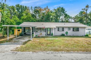 9830 W Pomegranate Street, Crystal River, FL 34428