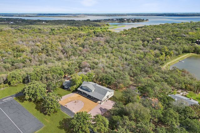16 Hidden Valley Airpark, Shady Shores, TX 76208