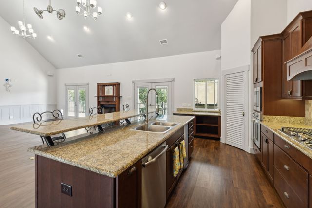 16 Hidden Valley Airpark, Shady Shores, TX 76208