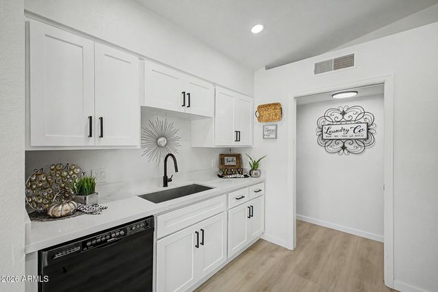 3660 W BLUEFIELD Avenue, Glendale, AZ 85308