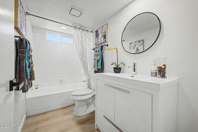 3660 W BLUEFIELD Avenue, Glendale, AZ 85308