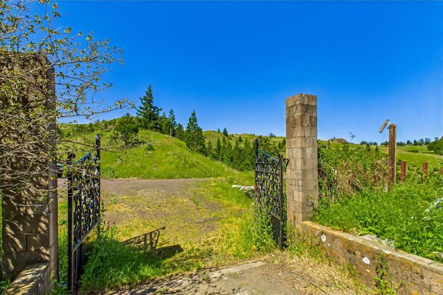 3602 Thomas Road, Miranda, CA 95553