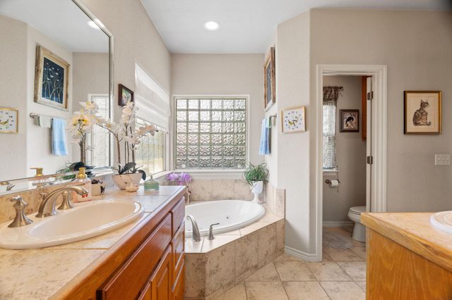 813 Lacey Oak CIR, Marble Falls, TX 78654