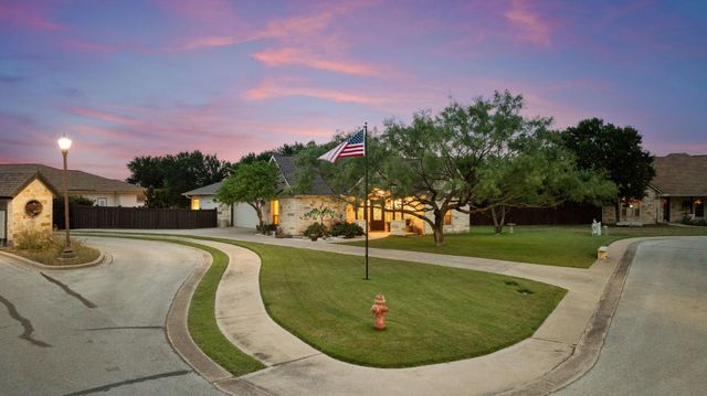 813 Lacey Oak CIR, Marble Falls, TX 78654