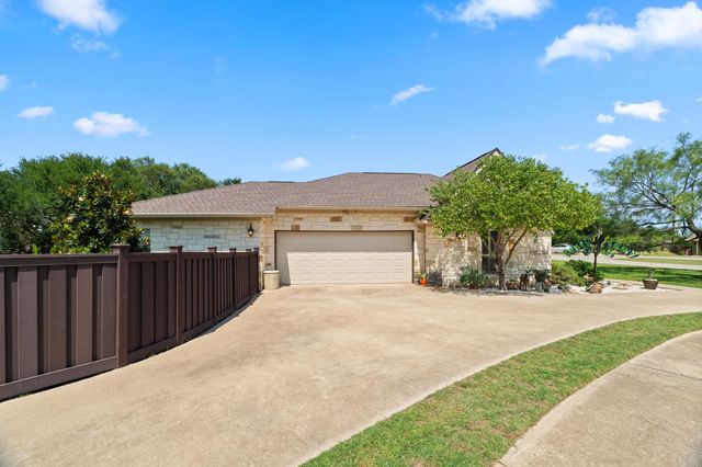 813 Lacey Oak CIR, Marble Falls, TX 78654