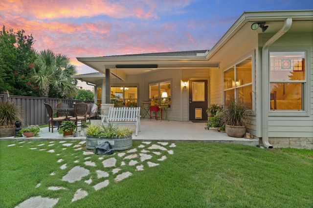 813 Lacey Oak CIR, Marble Falls, TX 78654