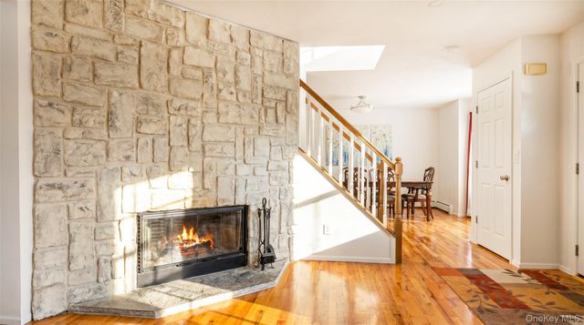 370 S Country Road, Brookhaven, NY 11719