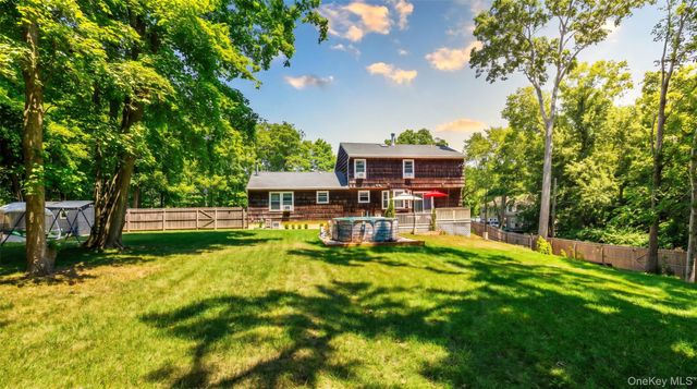 370 S Country Road, Brookhaven, NY 11719
