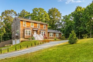 370 S Country Road, Brookhaven, NY 11719