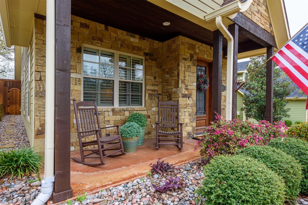 405 Dallas Street, Argyle, TX 76226 — photo 2
