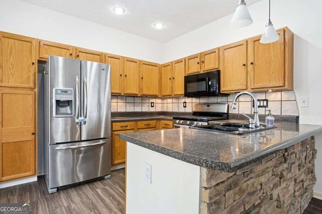 2533 Stonegate Drive NW, Acworth, GA 30101