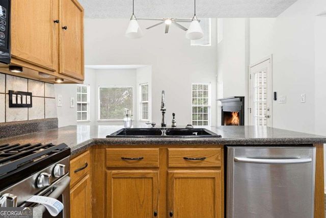 2533 Stonegate Drive NW, Acworth, GA 30101