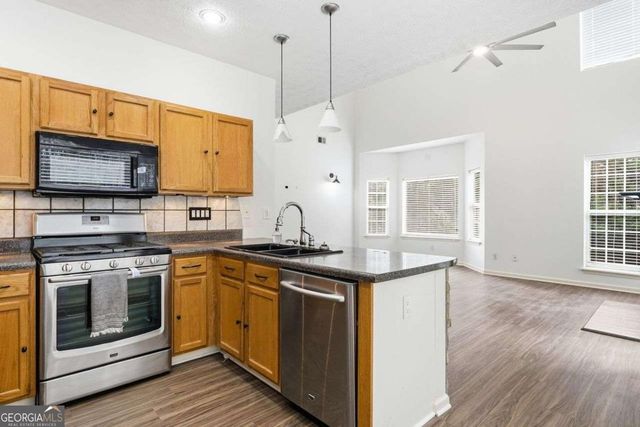 2533 Stonegate Drive NW, Acworth, GA 30101