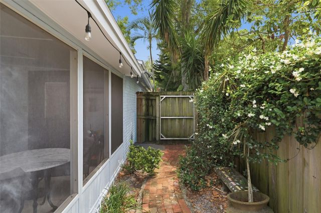 3807 W PALMIRA AVENUE, Tampa, FL 33629