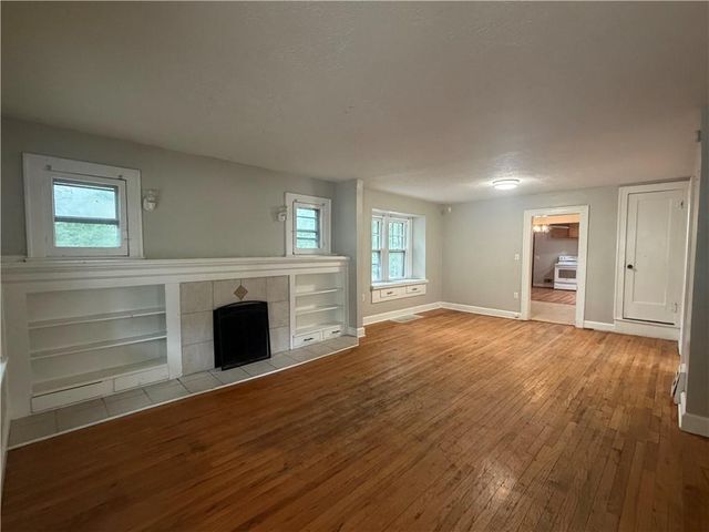 918 S Liberty Street, Independence, MO 64050