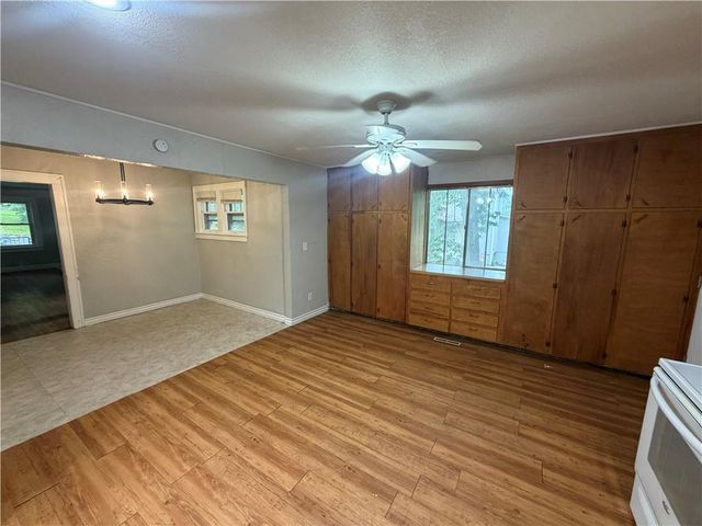 918 S Liberty Street, Independence, MO 64050