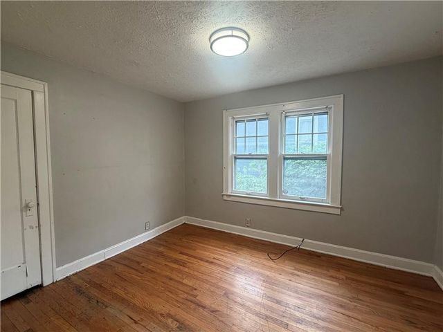 918 S Liberty Street, Independence, MO 64050