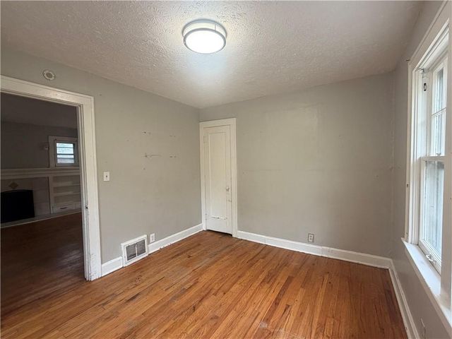 918 S Liberty Street, Independence, MO 64050