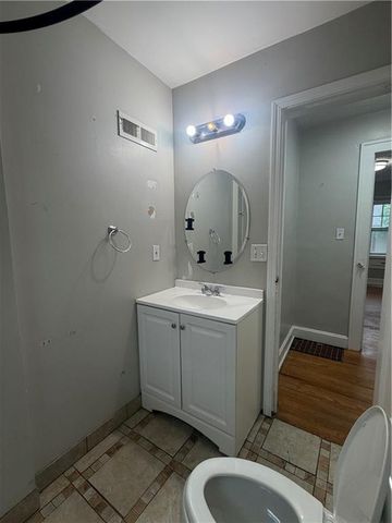 918 S Liberty Street, Independence, MO 64050