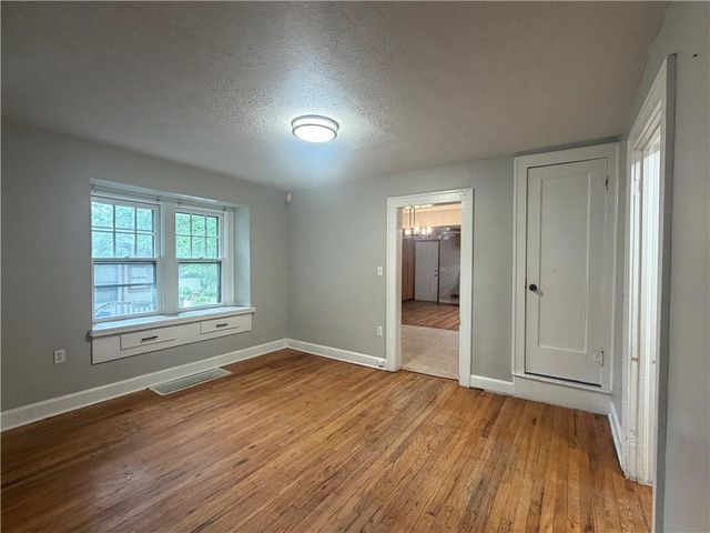 918 S Liberty Street, Independence, MO 64050
