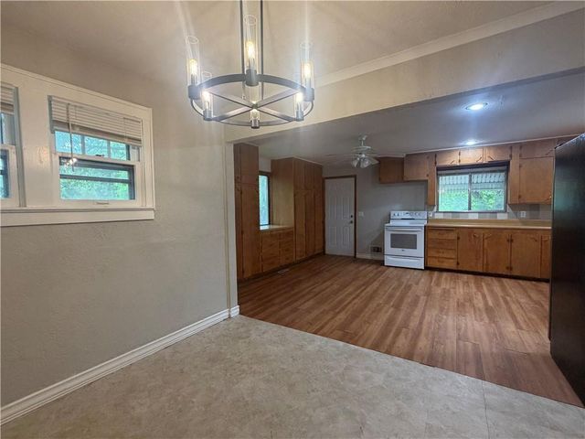 918 S Liberty Street, Independence, MO 64050