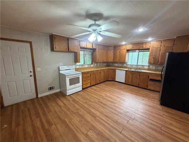918 S Liberty Street, Independence, MO 64050