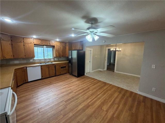 918 S Liberty Street, Independence, MO 64050