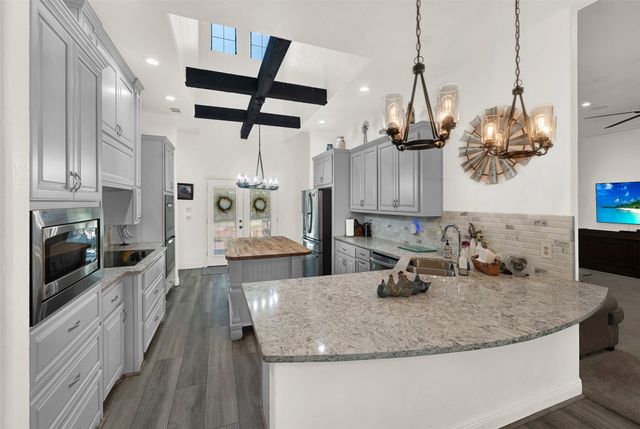 141 Birdie Drive, Lipan, TX 76462