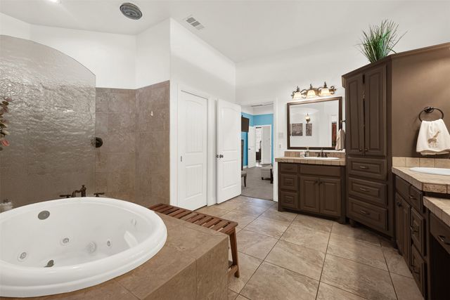 141 Birdie Drive, Lipan, TX 76462