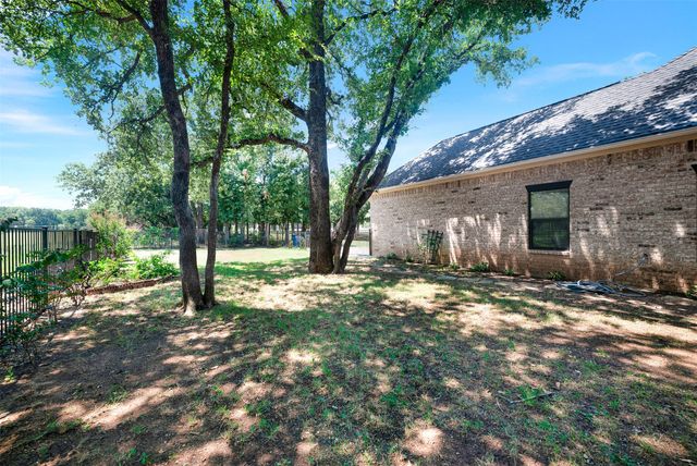 141 Birdie Drive, Lipan, TX 76462