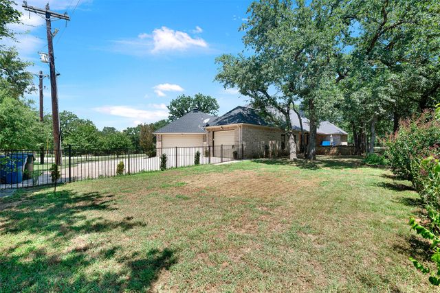 141 Birdie Drive, Lipan, TX 76462