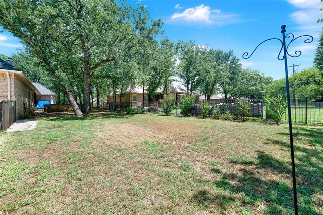 141 Birdie Drive, Lipan, TX 76462