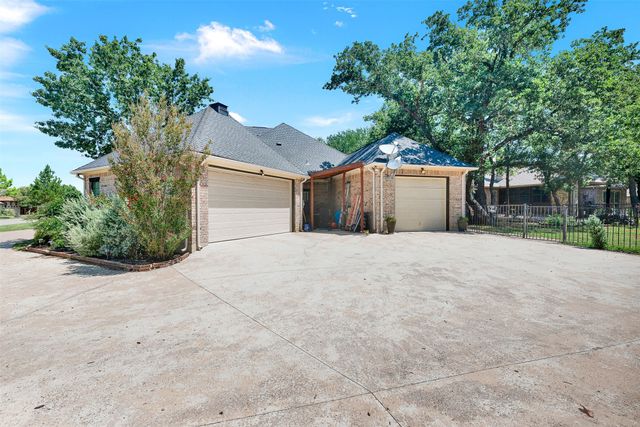 141 Birdie Drive, Lipan, TX 76462