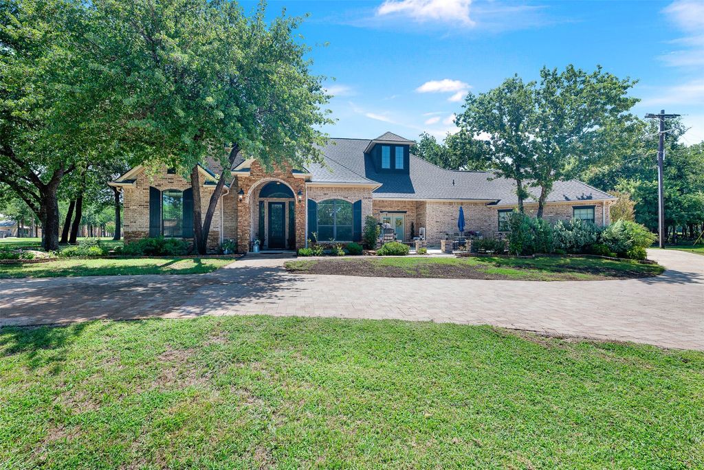 141 Birdie Drive, Lipan, TX 76462