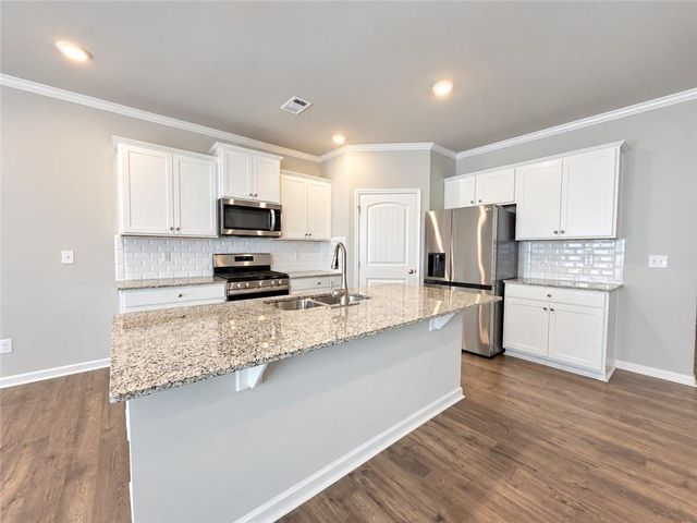 6716 Scarlet Oak Way, Flowery Branch, GA 30542