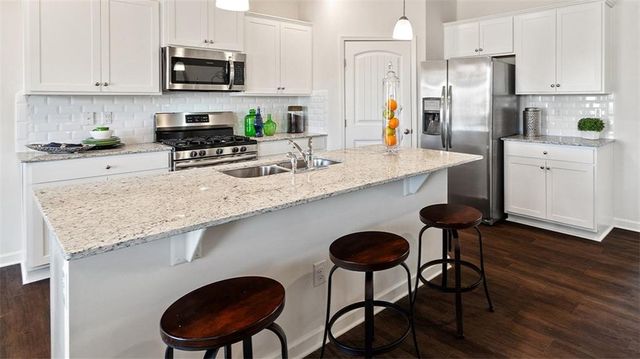 6716 Scarlet Oak Way, Flowery Branch, GA 30542