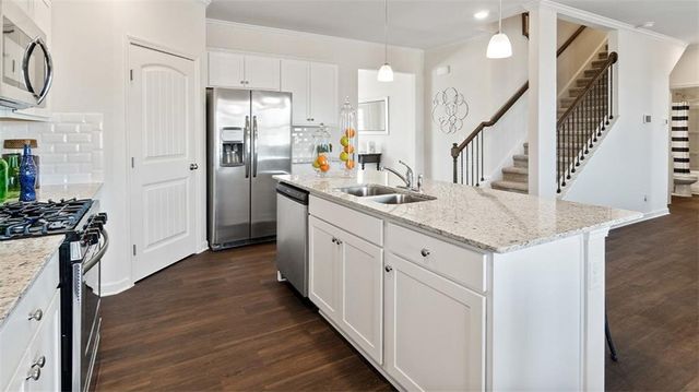 6716 Scarlet Oak Way, Flowery Branch, GA 30542