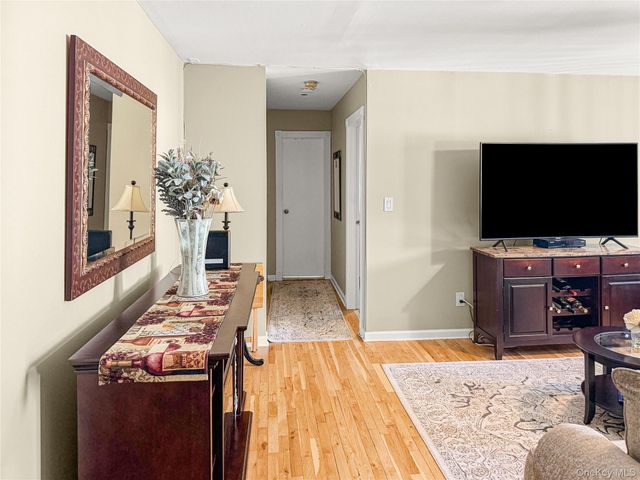 260-56 Waverly Ave 56, Patchogue, NY 11772