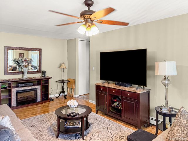 260-56 Waverly Ave 56, Patchogue, NY 11772