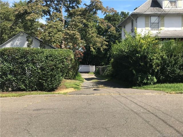 42 Weed Hill Avenue, Stamford, CT 06907