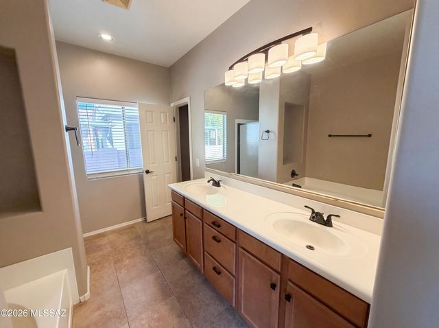282 E Placita Nubes De Agua, Sahuarita, AZ 85629