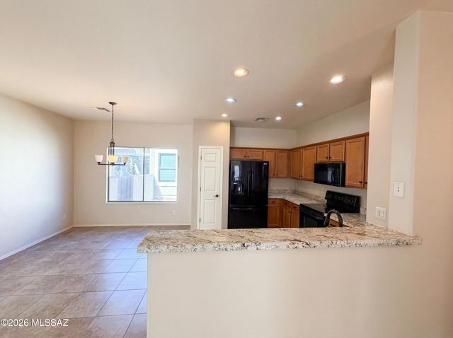 282 E Placita Nubes De Agua, Sahuarita, AZ 85629