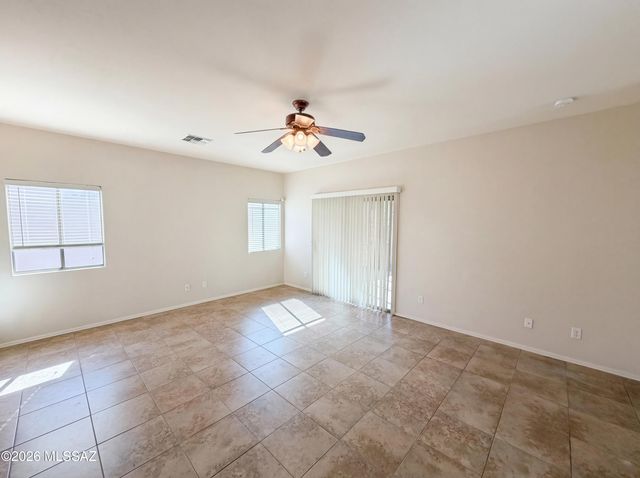 282 E Placita Nubes De Agua, Sahuarita, AZ 85629