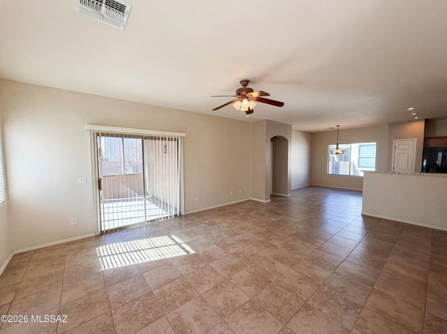 282 E Placita Nubes De Agua, Sahuarita, AZ 85629