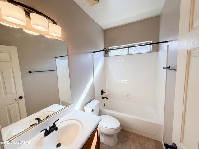 282 E Placita Nubes De Agua, Sahuarita, AZ 85629