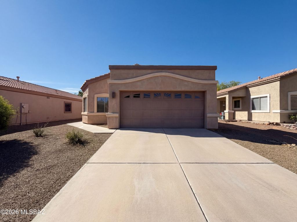 282 E Placita Nubes De Agua, Sahuarita, AZ 85629