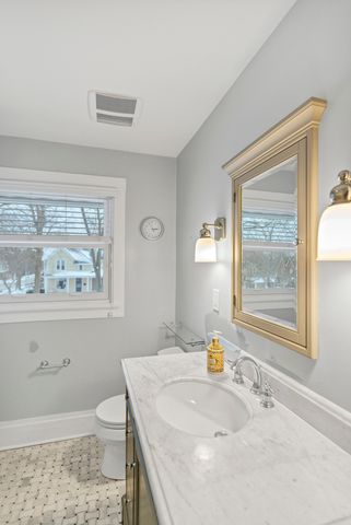 605 N 3rd Avenue, St. Charles, IL 60174