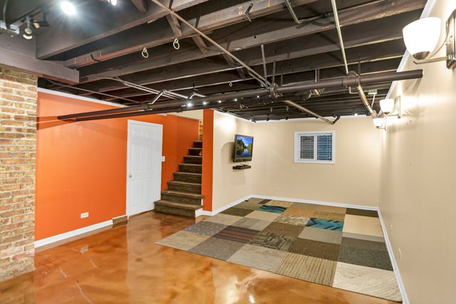 605 N 3rd Avenue, St. Charles, IL 60174