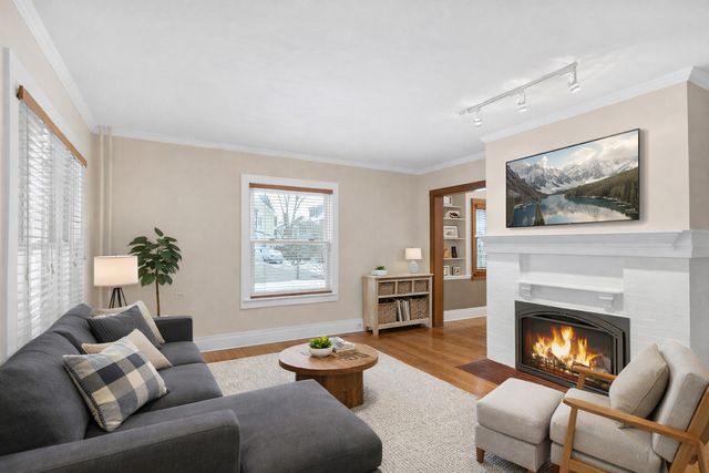 605 N 3rd Avenue, St. Charles, IL 60174