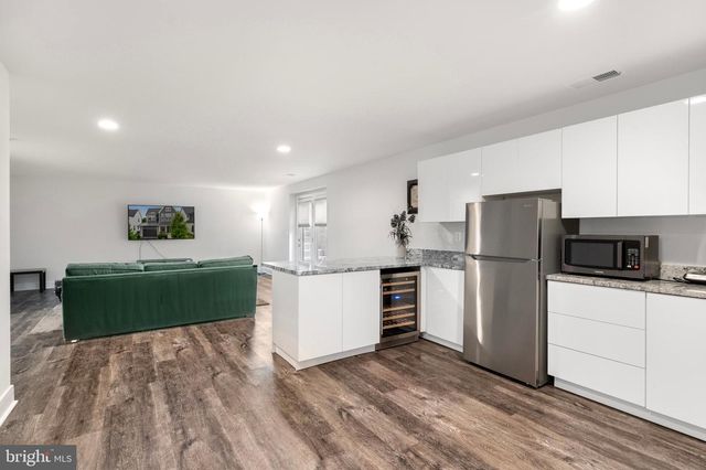 25439 STRIBLING ORCHARD CT, Chantilly, VA 20152
